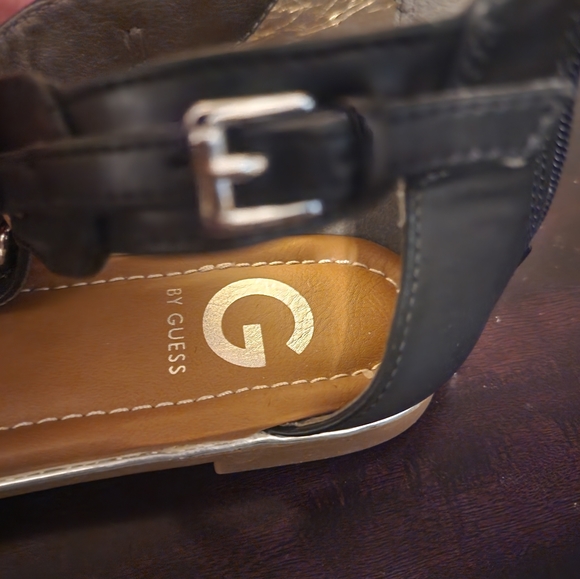 Guess Black Leather Sandals with Rhinestone and Silver Accents- Women’s Size 8 - Picture 4 of 4